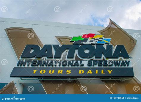 daytona speedway daily tours